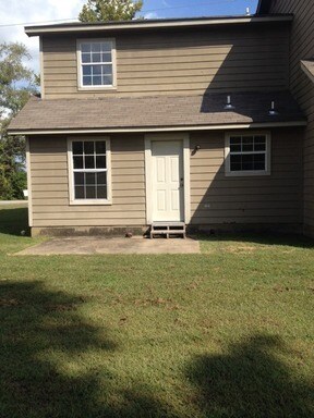 Building Photo - 517-517B Oak Ln
