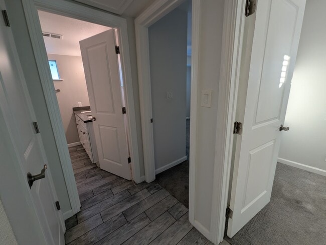 Building Photo - 3334 Fair Oaks Dr