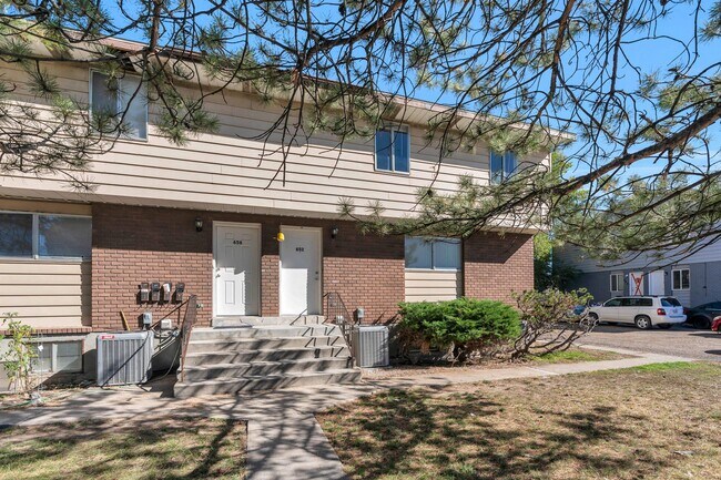 Building Photo - 656 N 400 W St