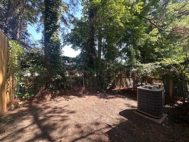Building Photo - 414 Myrtlewood Cir