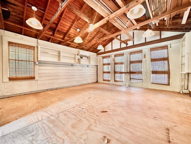 Building Photo - Cherrywood 3x2 + Detached Studio/At-Home Office