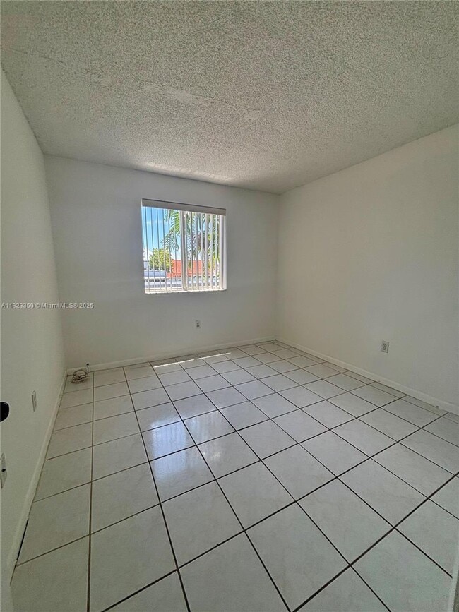 Building Photo - 6246 SW 131st Pl