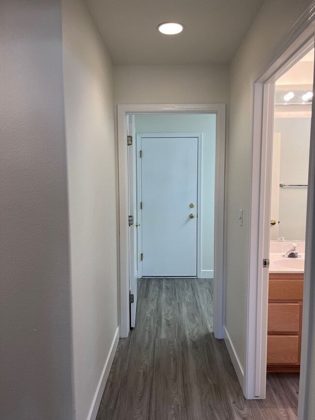 Building Photo - Sun City Summerlin - Remodeled Town-home