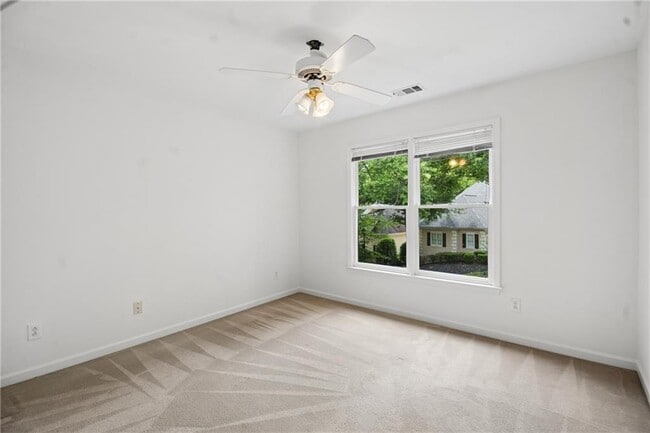 Building Photo - 270 Edwardton Ct