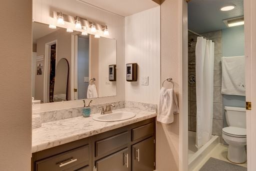 Building Photo - Charming Lynnwood/Bothell area Home For Rent with large 1/2 acre lot Available June!