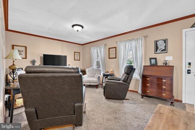 Building Photo - 8805 Rosanne Ct