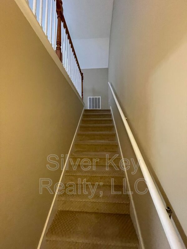Building Photo - 415 Ashbury Cir