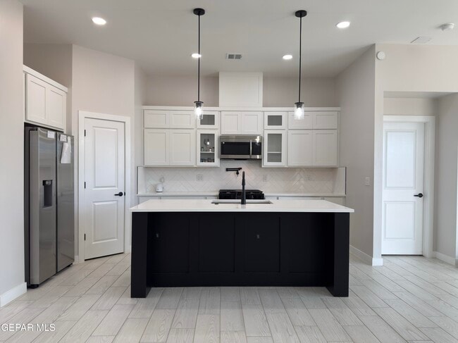 Building Photo - 15372 Imagine Dr