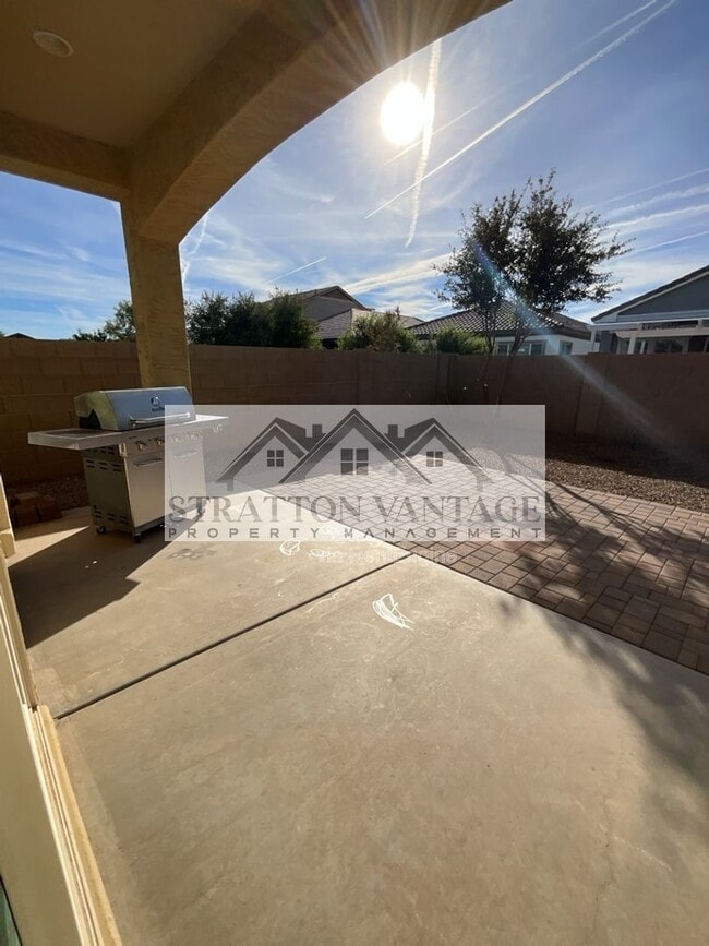 Building Photo - 10155 E Naranja Ave