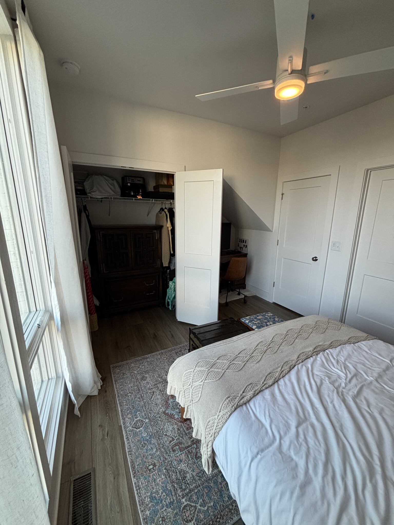 Bedroom 2 - closet view - 949 Lang Way SE