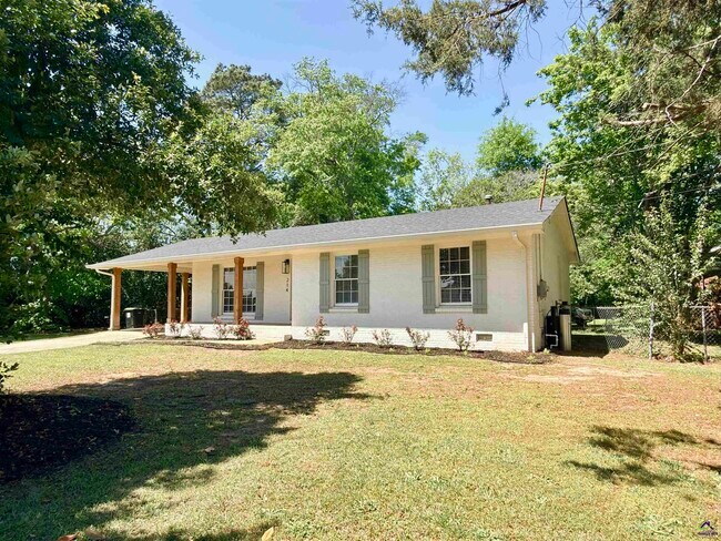 Building Photo - 214 Meadowridge Dr