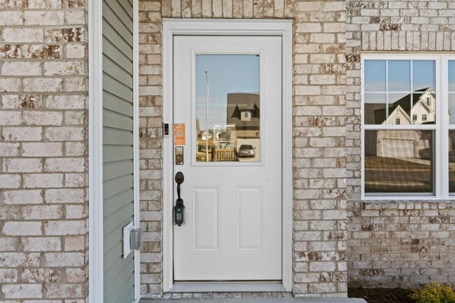 Building Photo - 441 Friendly Ave