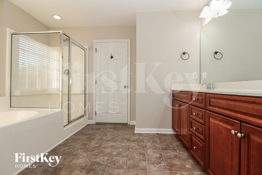 Building Photo - 519 Chaff Ln