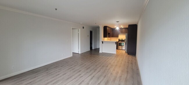 Building Photo - Welcome to our stunning 1-bedroom, 1.5-bat...