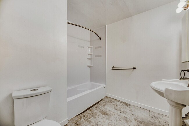 Building Photo - 4757 S Jason St