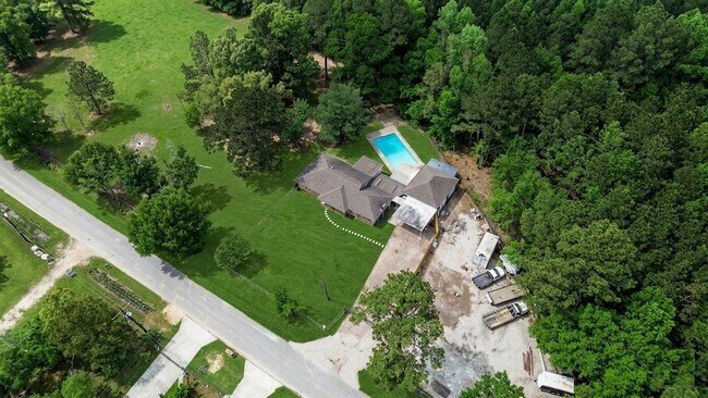 Building Photo - 20729 Canterbury Ln