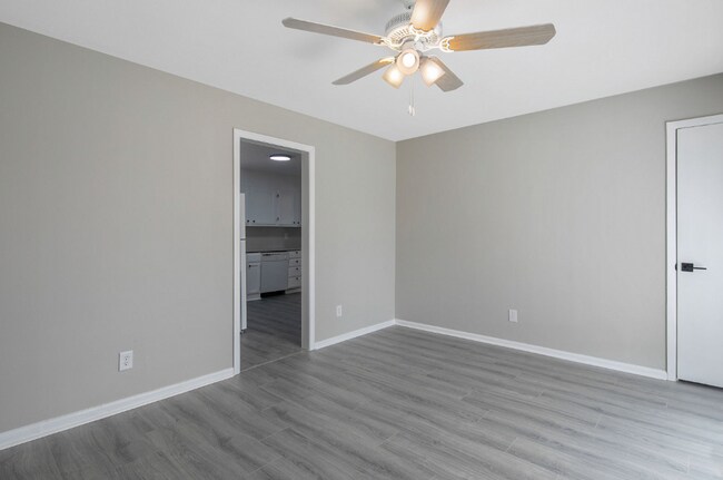 Building Photo - 7252 Ainsley St