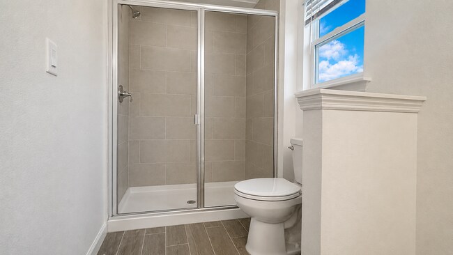 Building Photo - Charming 3BR Townhome with Screened-In Patio