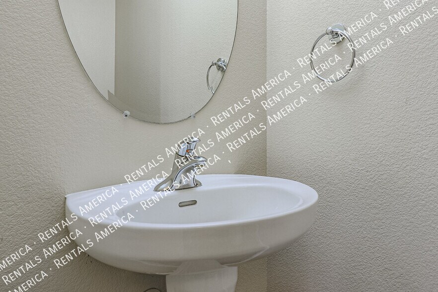 Building Photo - 12610 W Medlock Dr