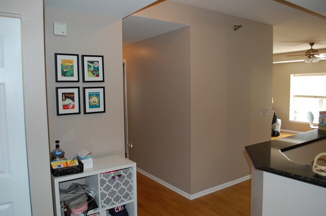 Building Photo - 440 W Mahogany Ct