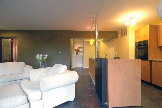 Building Photo - 5501 Lakeside Dr