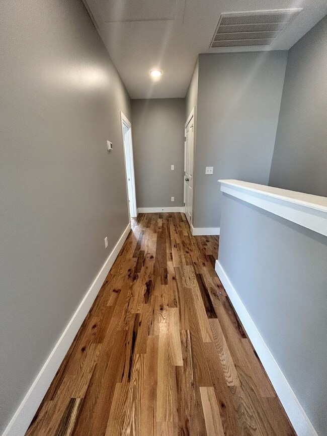 Building Photo - *MOVE IN SPECIAL 1/2 security deposit and waiving $175 Admin Fee!* New Build 3 Beds | 3.5 Baths |...