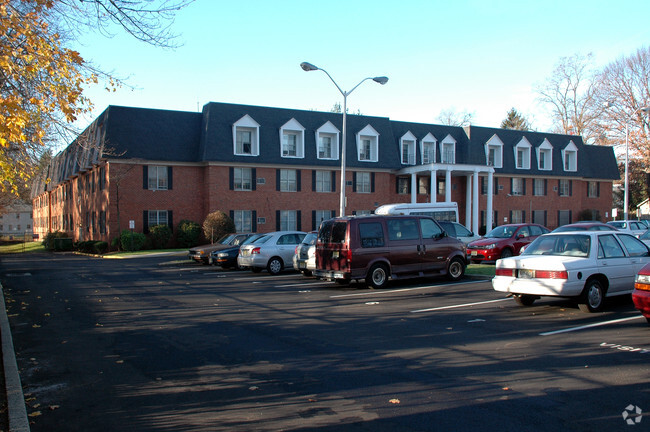 Primary Photo - Maplewood Senior Citizens Apartments