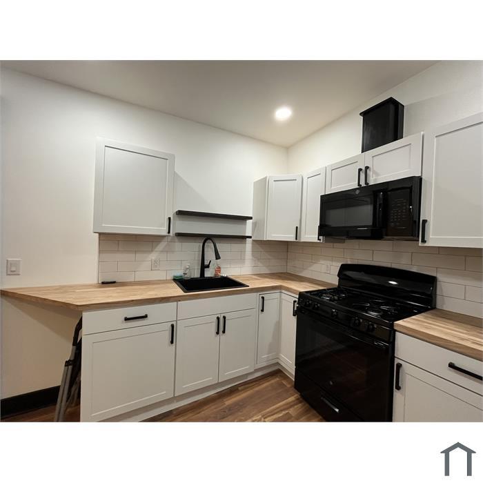 Kitchen #2 - 32 Chapel St