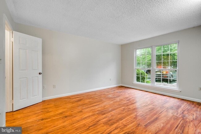 Building Photo - 38 Holly Ct