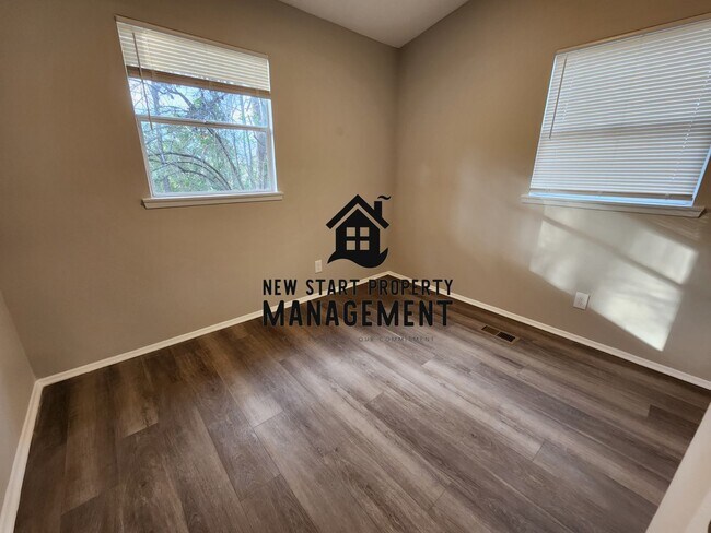 Building Photo - 2927 Gleason Ave