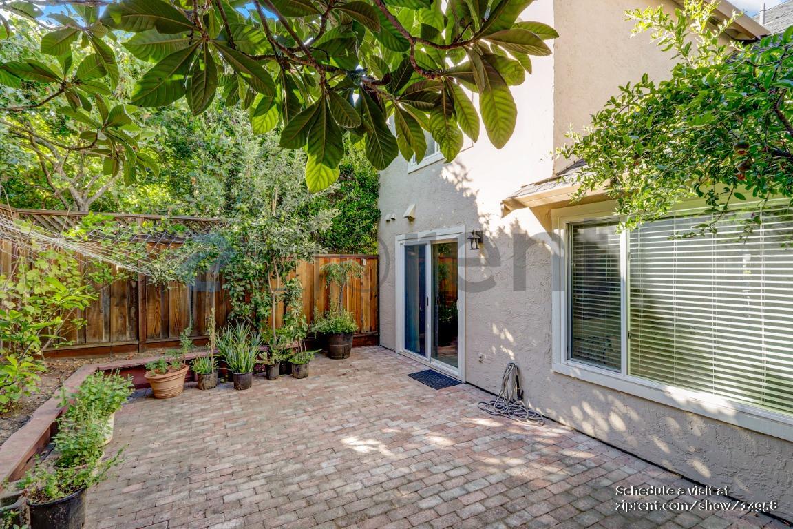 Building Photo - 2110 Alexander Way