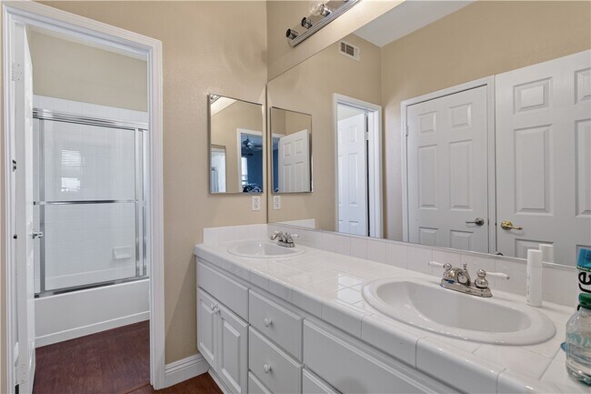 Building Photo - 4459 Putting Green Dr