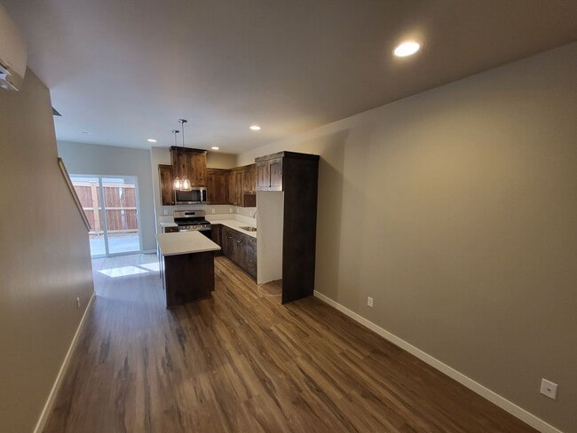 Building Photo - 61570 SE Lucia St