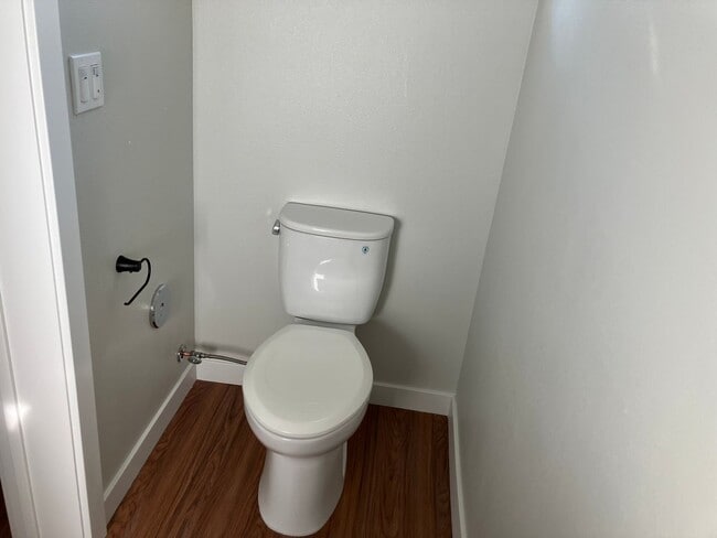 Building Photo - 2+1.5 2 story Back House New Construction - Midtown Home in Ventura, CA