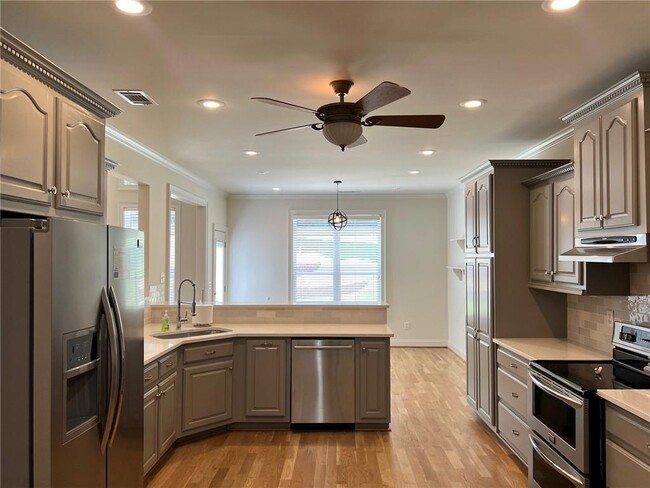 Building Photo - 194 Sweetwater Rdg