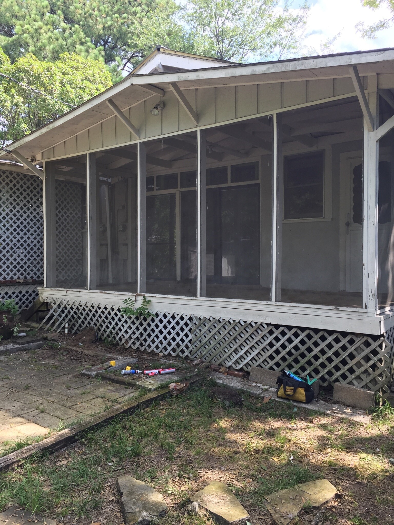 Building Photo - 126 Parkhill St