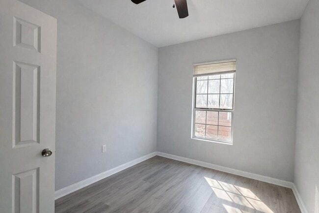 Building Photo - Newly Remodeled 3-Bedroom Home with Open Layout & Fenced Backyard in Dallas