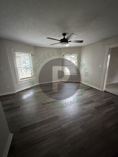 Building Photo - 2562 W 10th St