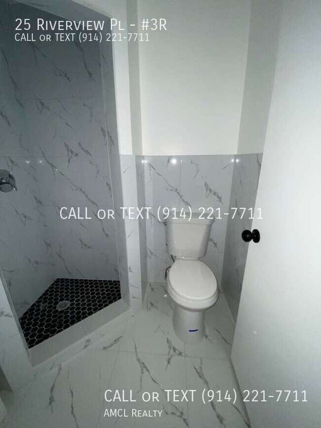 Building Photo - 25 Riverview Pl