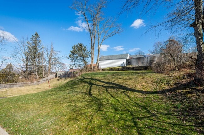 Building Photo - AVAILABLE MAY 1ST — STUNNING 3-BEDROOM HOME IN PENN HILLS!