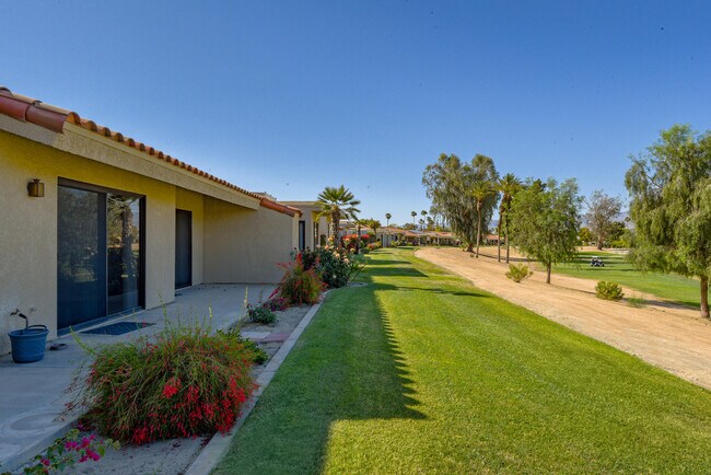 Building Photo - 40498 Bay Hill Way