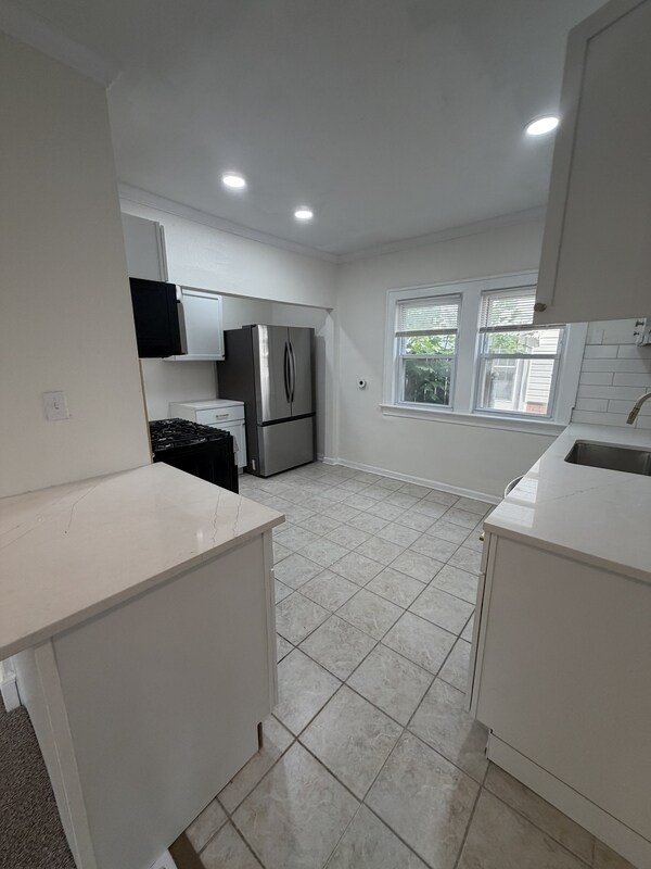 Building Photo - 4345 W 48th St