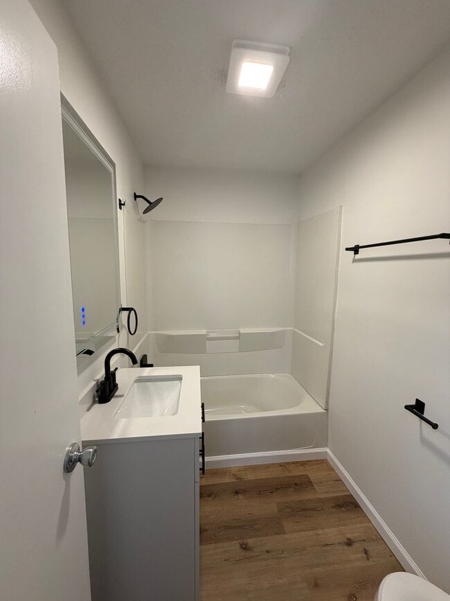 Building Photo - 405 E Cowing Dr