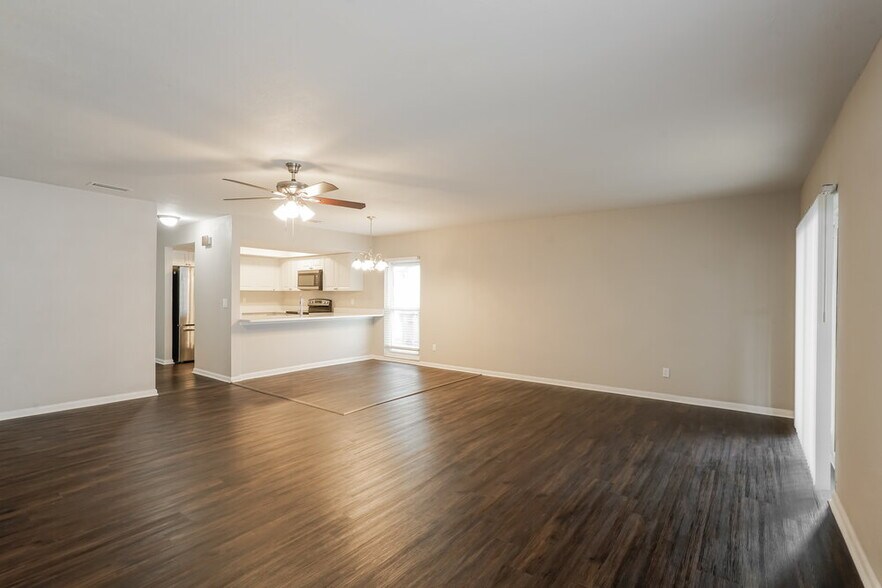 Building Photo - 814 Settlers Rd