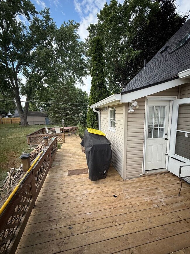 Building Photo - Charming 3BR House in Waterford