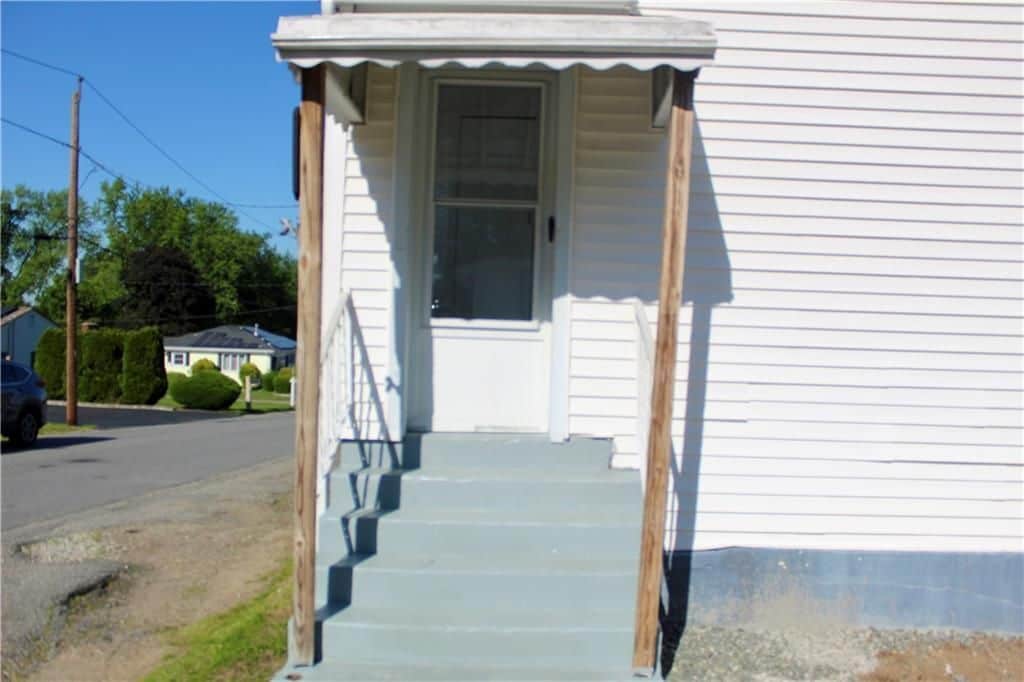 Building Photo - 204 Lewis St
