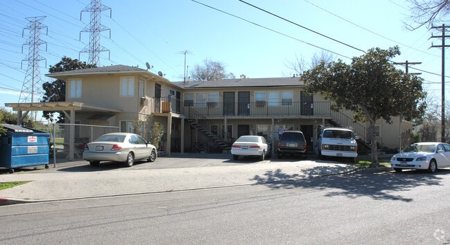 Building Photo - 5930-5944 Riverton Ave