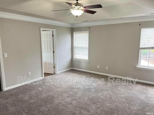 Building Photo - 5013 Marathon Ln