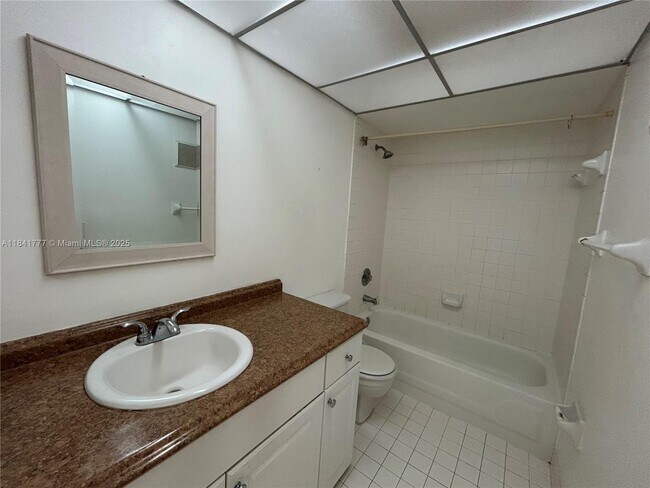 Building Photo - 468 NE 206th Ln
