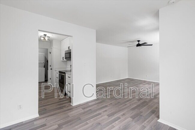 Building Photo - 2117 Wilson Ave